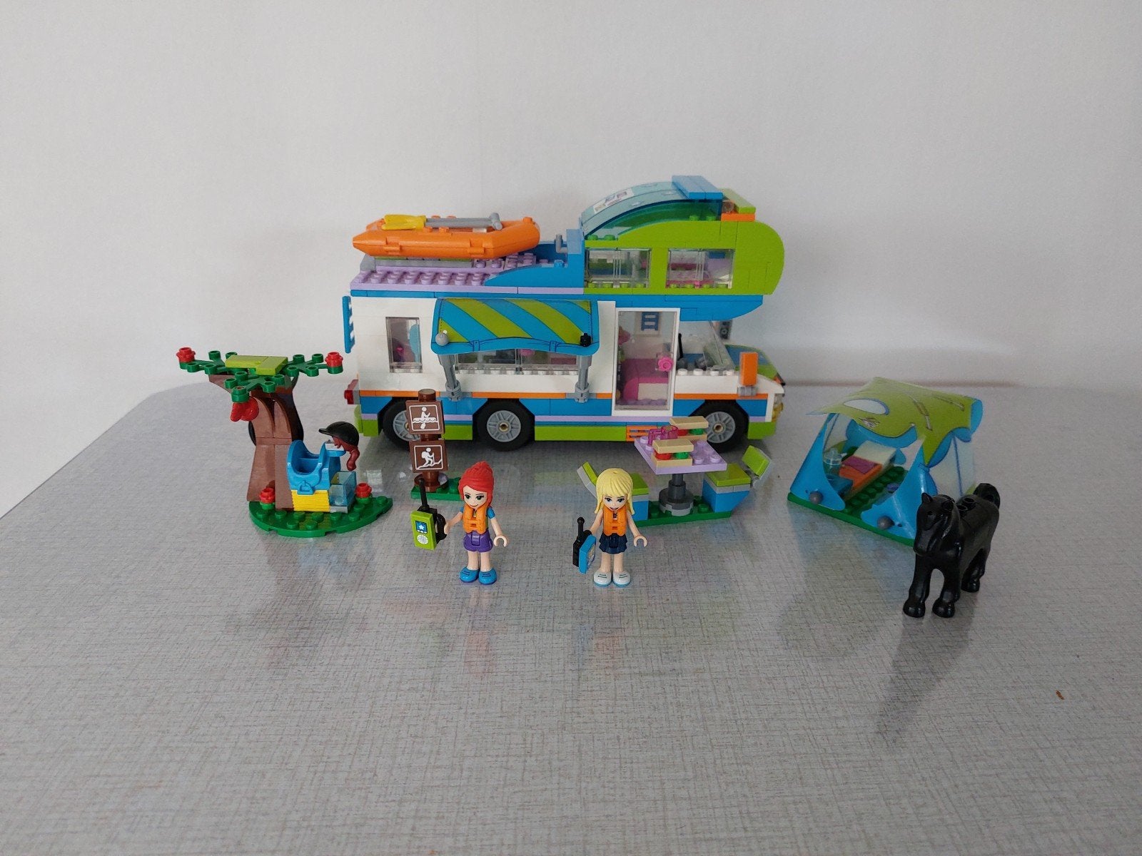 LEGO Friends 41339 Mia's Campervan, Lego, Friends, Ophalen of Verzenden, Zo goed als nieuw