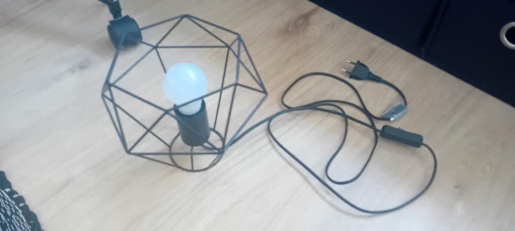 Moderne geometrische tafellamp - Zwart metaal, Ophalen of Verzenden, Zo goed als nieuw, Metaal, Minder dan 50 cm