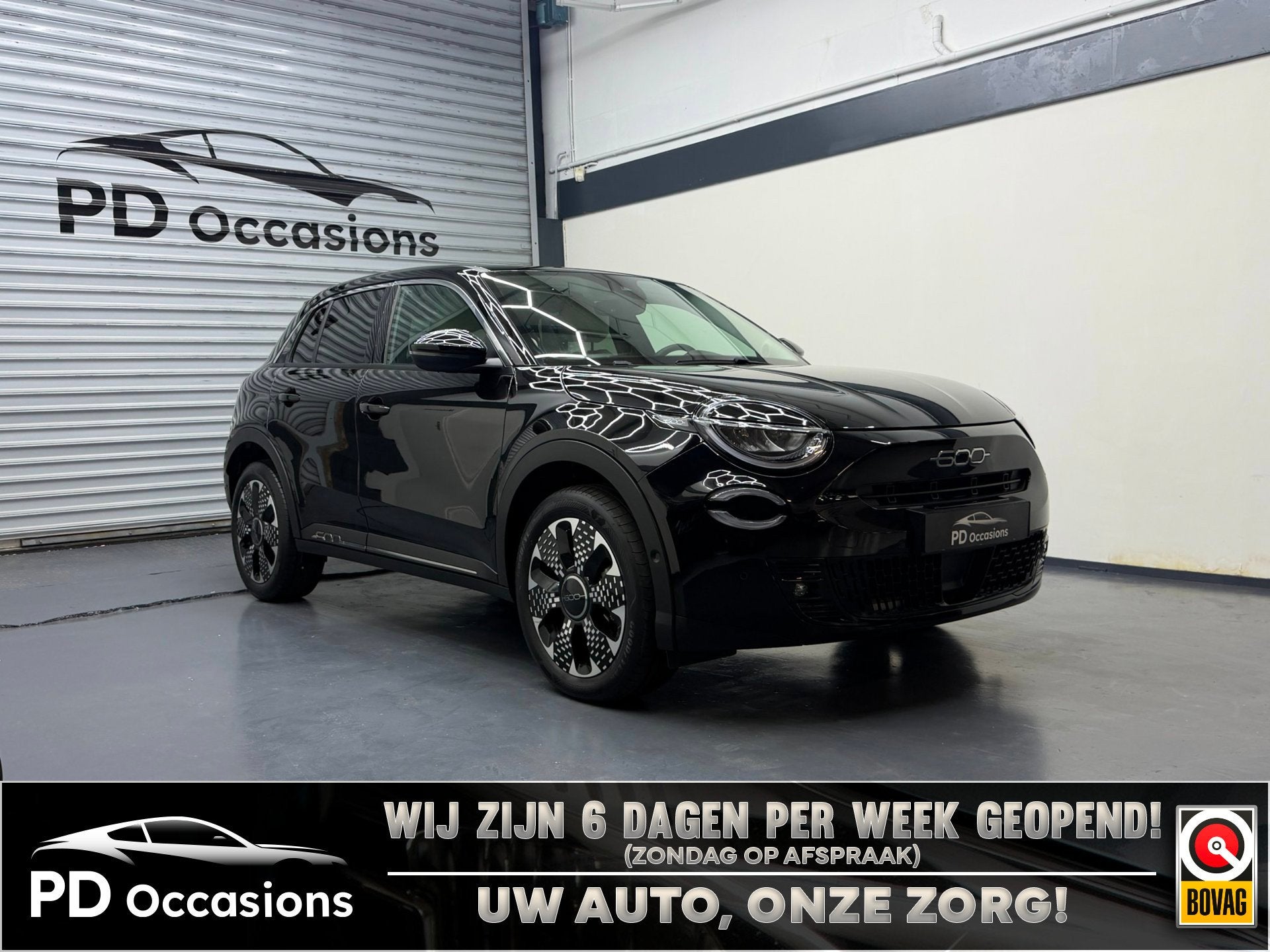 Fiat 600 1.2 Hybrid 145PK La Prima - Wit leer -Elek. Achterk, Auto's, 145 pk, Gebruikt, 1199 cc, Zwart