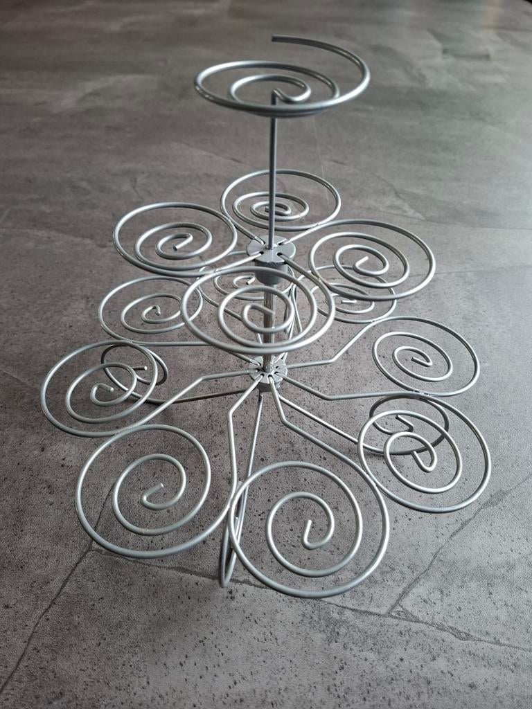 Etagere voor 13 cupcakes. In nieuwstaat., Ophalen of Verzenden, Zo goed als nieuw