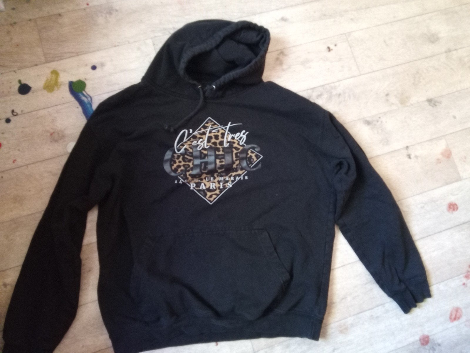 zwarte trui met capuchon maat XL print Parijs nieuw, Kleding | Heren, Ophalen of Verzenden, Nieuw, Maat 56/58 (XL), Overige kleuren