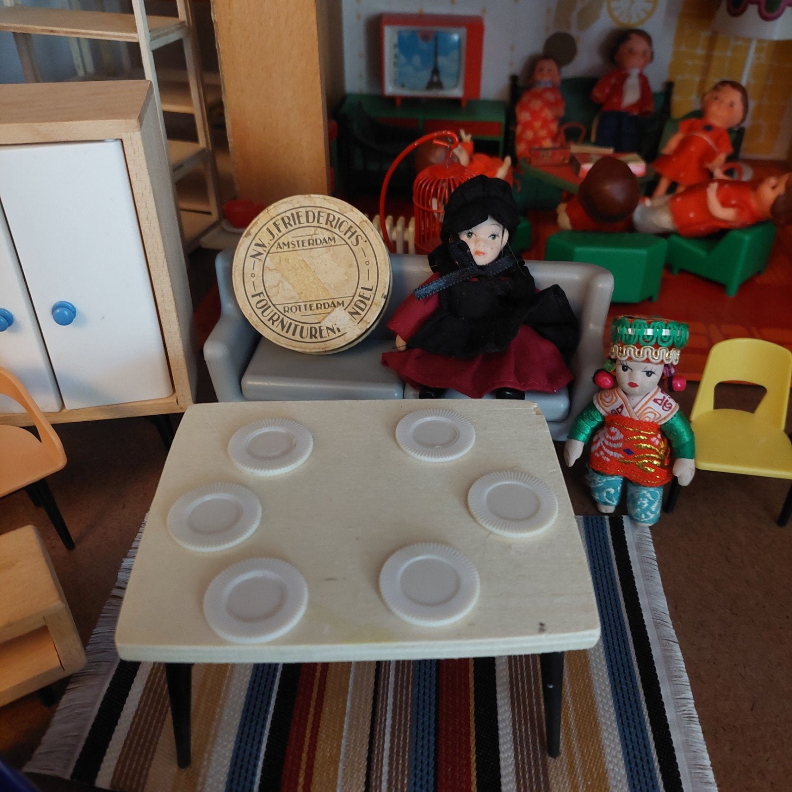 plastic bordjes voor poppenhuis, Ophalen of Verzenden, Poppenhuis