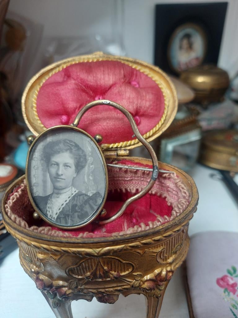 Zeer mooie grote oude Victoriaanse Rouw/Mourning Broche, Sieraden, Tassen en Uiterlijk, Antieke sieraden, Ophalen of Verzenden