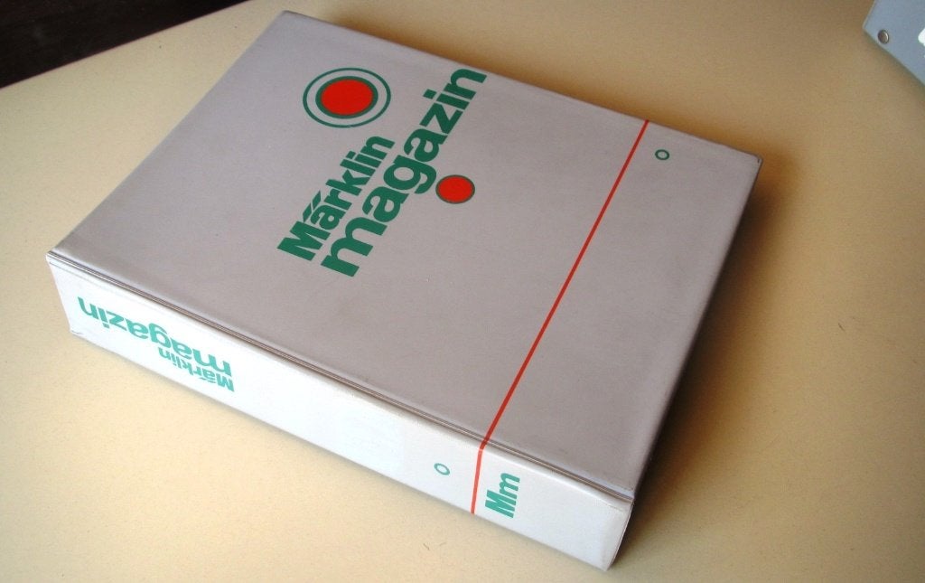 Märklin magazin jaargangen 1983+1984 + jubileum in ordner, Wisselstroom, Zo goed als nieuw, Märklin, Boek, Tijdschrift of Catalogus