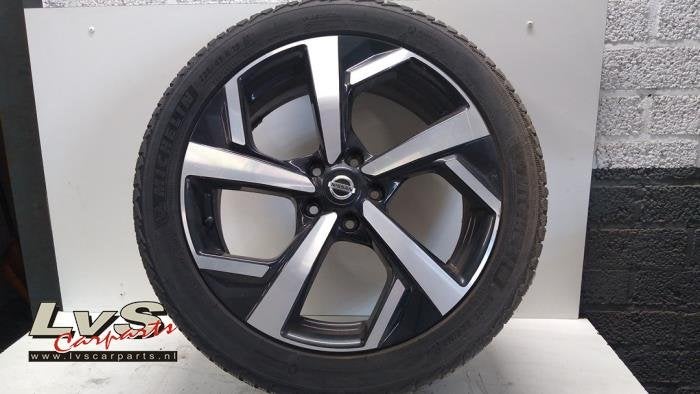 Velg + Winterband van een Nissan Qashqai, Auto-onderdelen, Banden en Velgen, Gebruikt, -, -, Ophalen of Verzenden