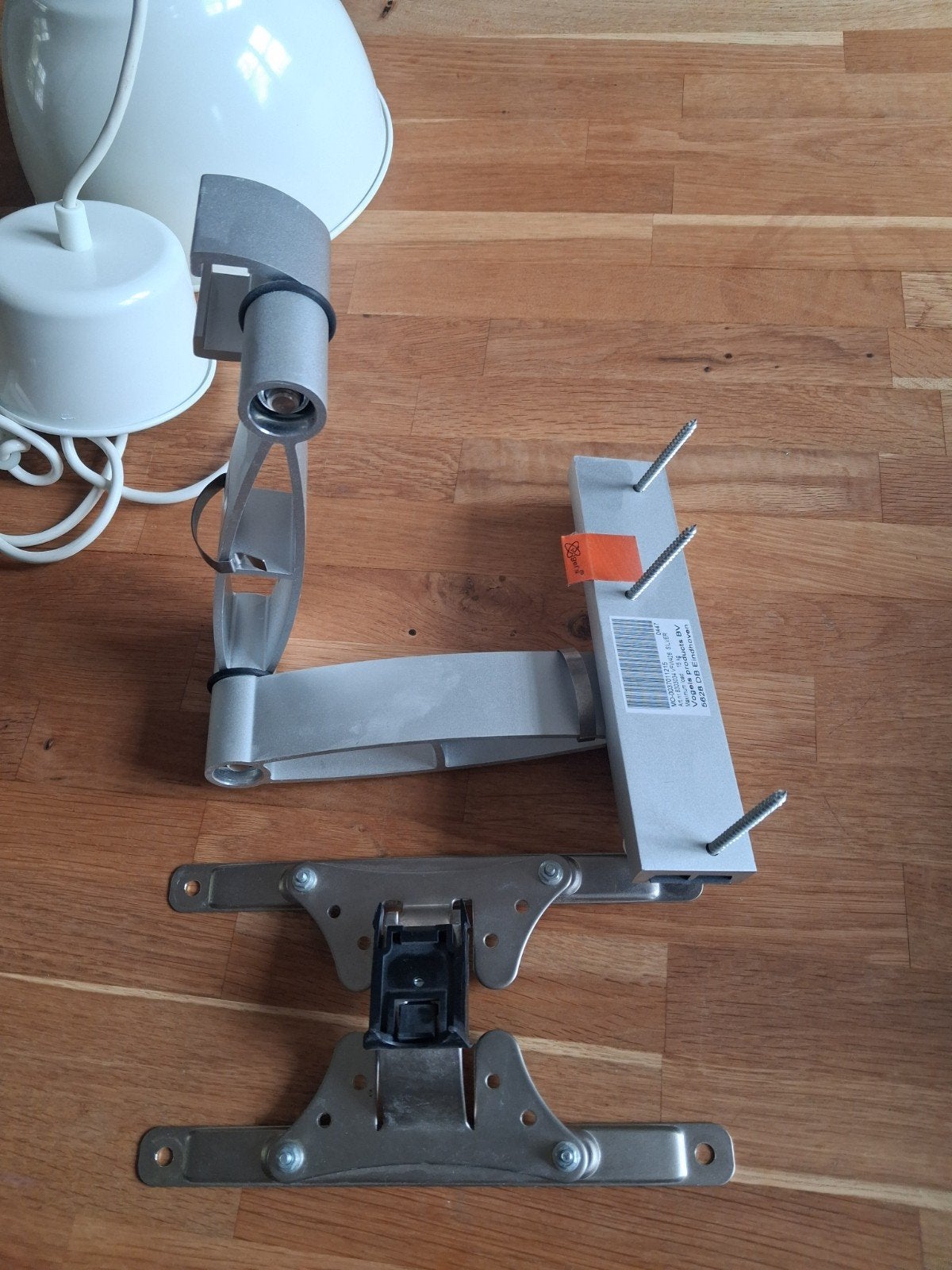 Vogels TV Ophangbeugel VFW426 Zilver - Max 15 kg, Ophalen of Verzenden