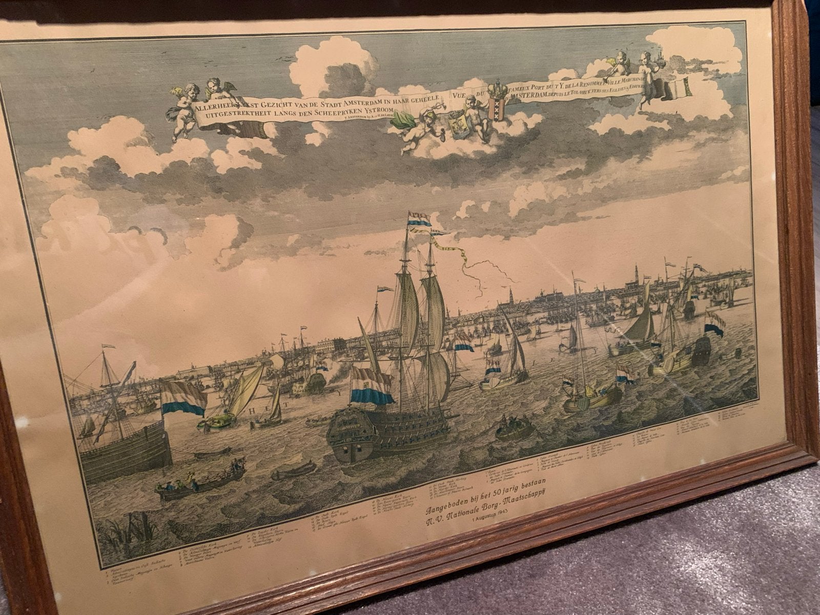 Antieke handgekleurde gravure van Amsterdam, 18e eeuw - 1943, Antiek en Kunst, Kunst | Etsen en Gravures, Ophalen, Handgekleurd