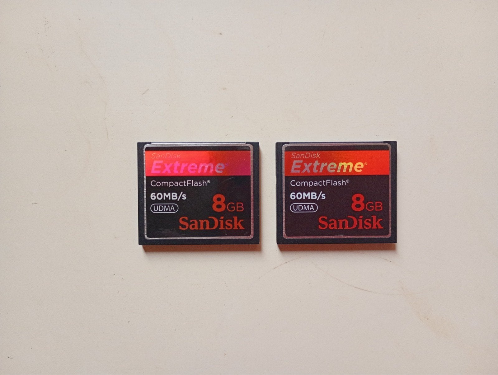 2x CompactFlash "Sandisk" extreme 8GB, Audio, Tv en Foto, 8 GB, Ophalen of Verzenden, Zo goed als nieuw, Fotocamera
