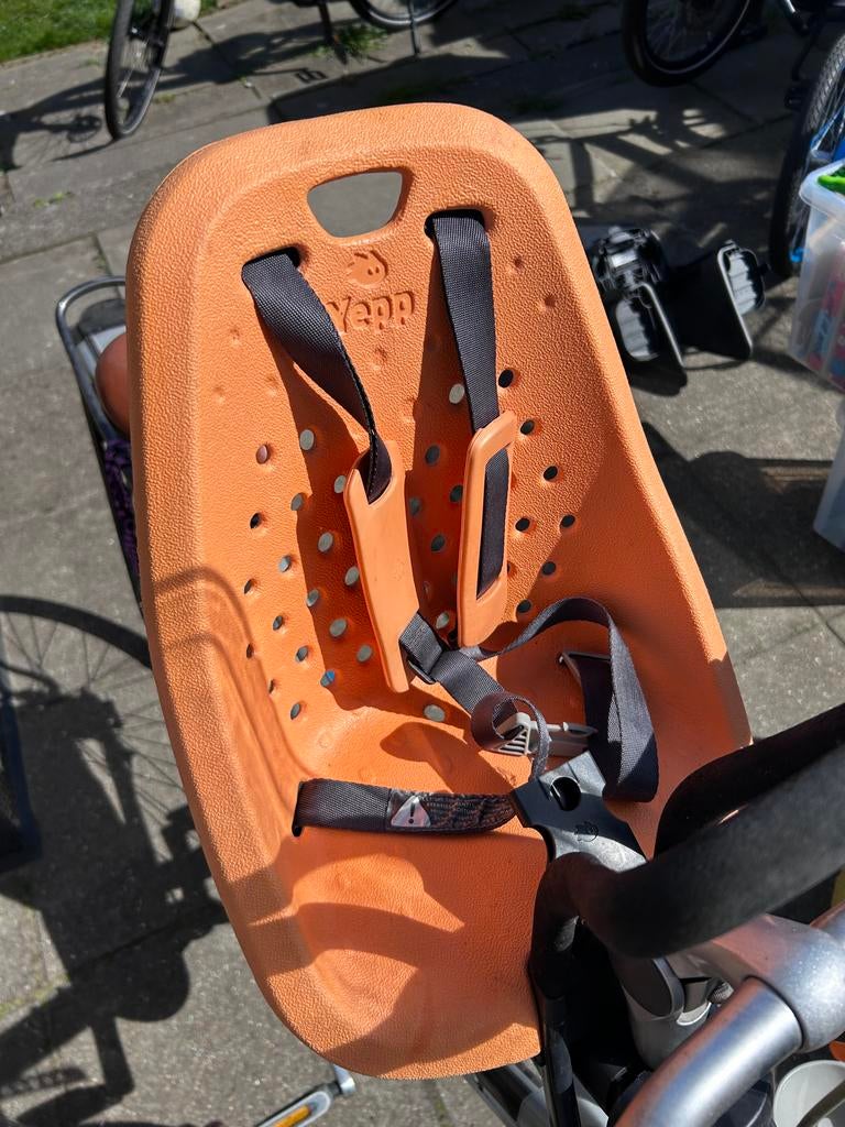 Yepp fietsstoeltje voorop - Oranje - Met lichte krasjes, Ophalen, Voorzitje, 0 t/m 13 kg, Gebruikt