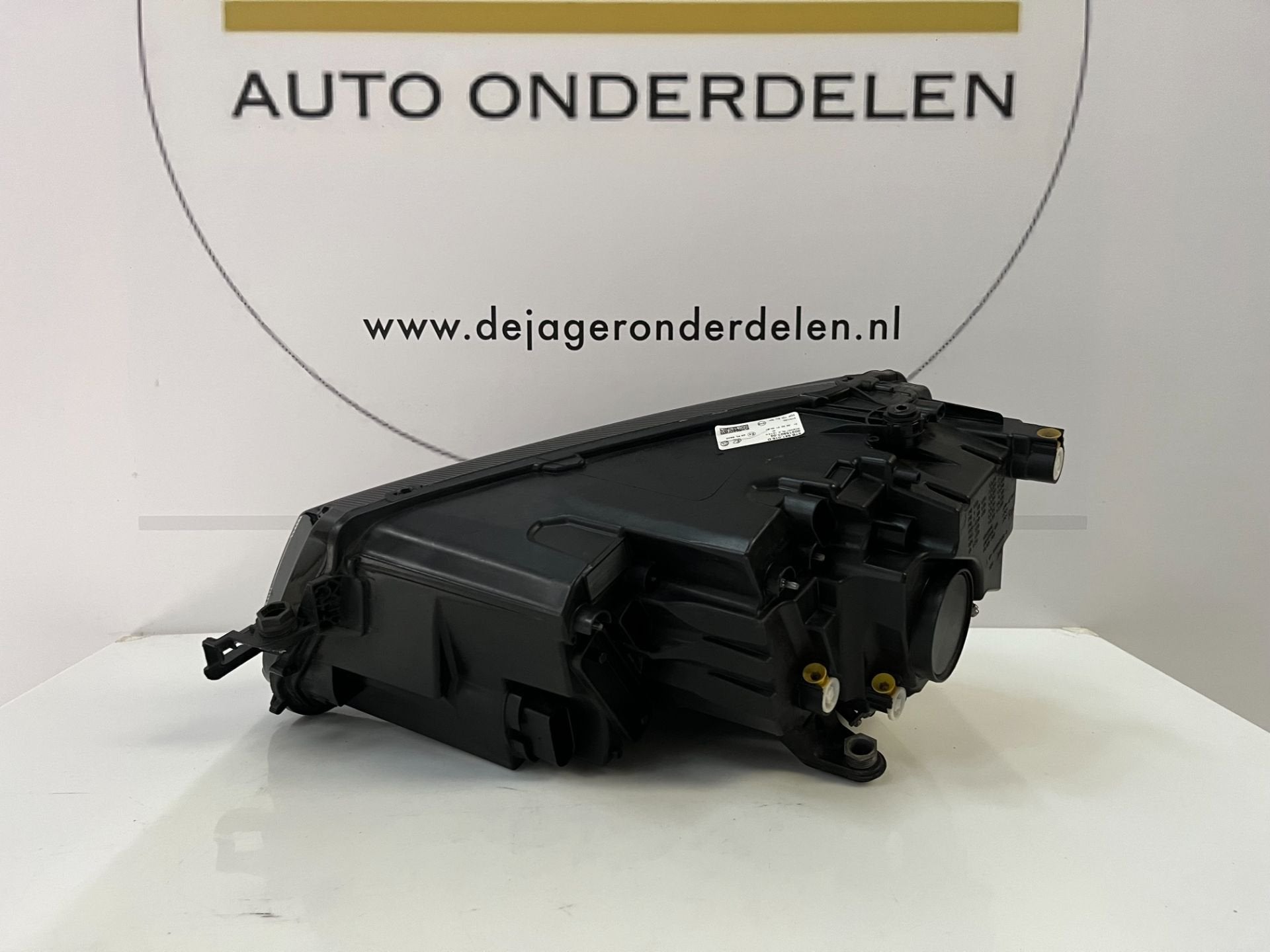 SKODA KAROQ VOL LED KOPLAMP RECHTS MODULE 57B941016D, Skoda, Skoda Auto a.s., Gebruikt, Infoline@skoda-auto.cz