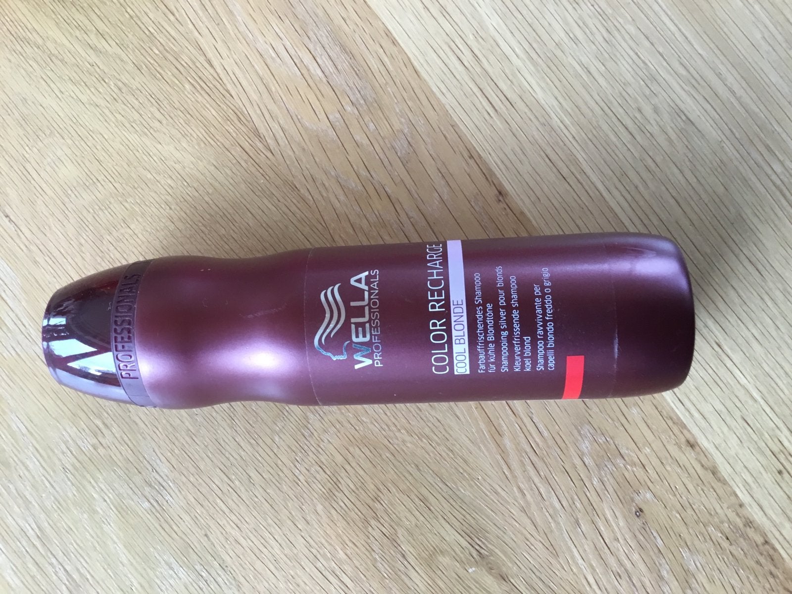 Opruiming WELLA professionals zilvershampoo cool blonde, Ophalen, Zo goed als nieuw, Shampoo of Conditioner
