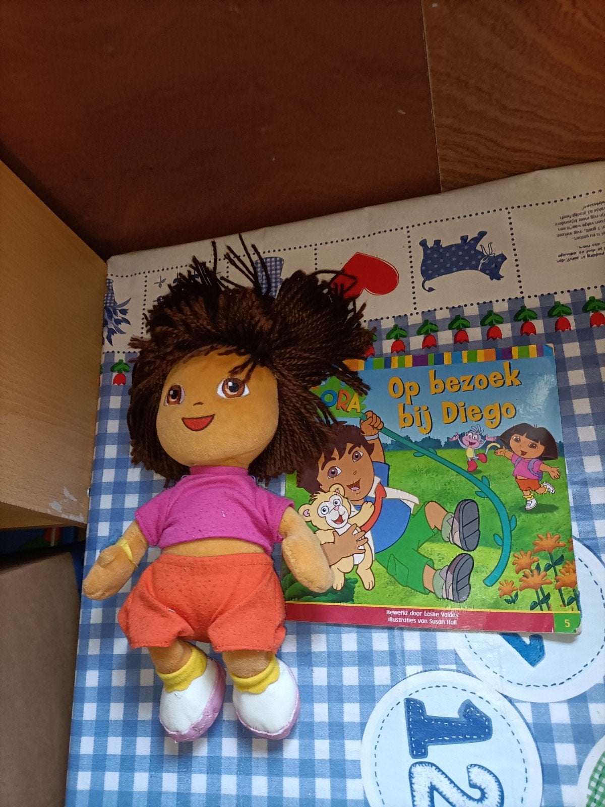 Dora knuffel 30 cm groot + boekje Diego *, Ophalen of Verzenden, Gelezen, Fictie algemeen