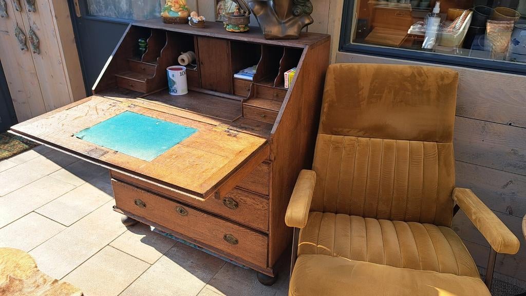 Antieke secretaire 17e eeuw, massief eikenhout uniek model., Ophalen, Gebruikt, Klassiek, Antiek