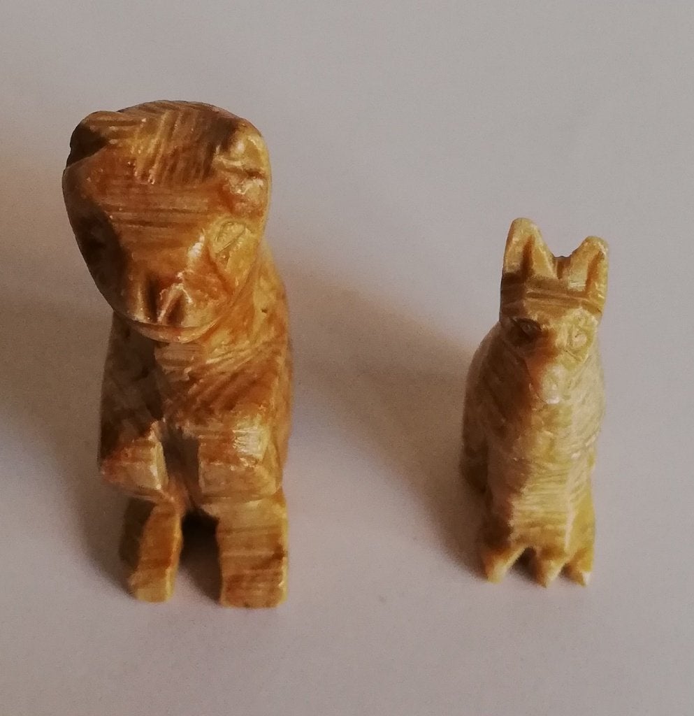 Beeldje aap en hond of vos van steen, Ophalen of Verzenden, Gebruikt, Dier