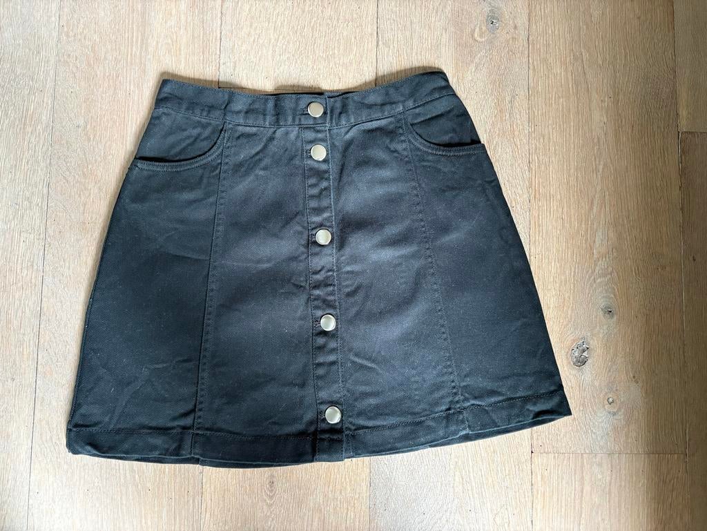 Zwart spijkerrokje Monki maat 36, Kleding | Dames, Rokken, Zwart, Ophalen of Verzenden, Zo goed als nieuw, Maat 36 (S)