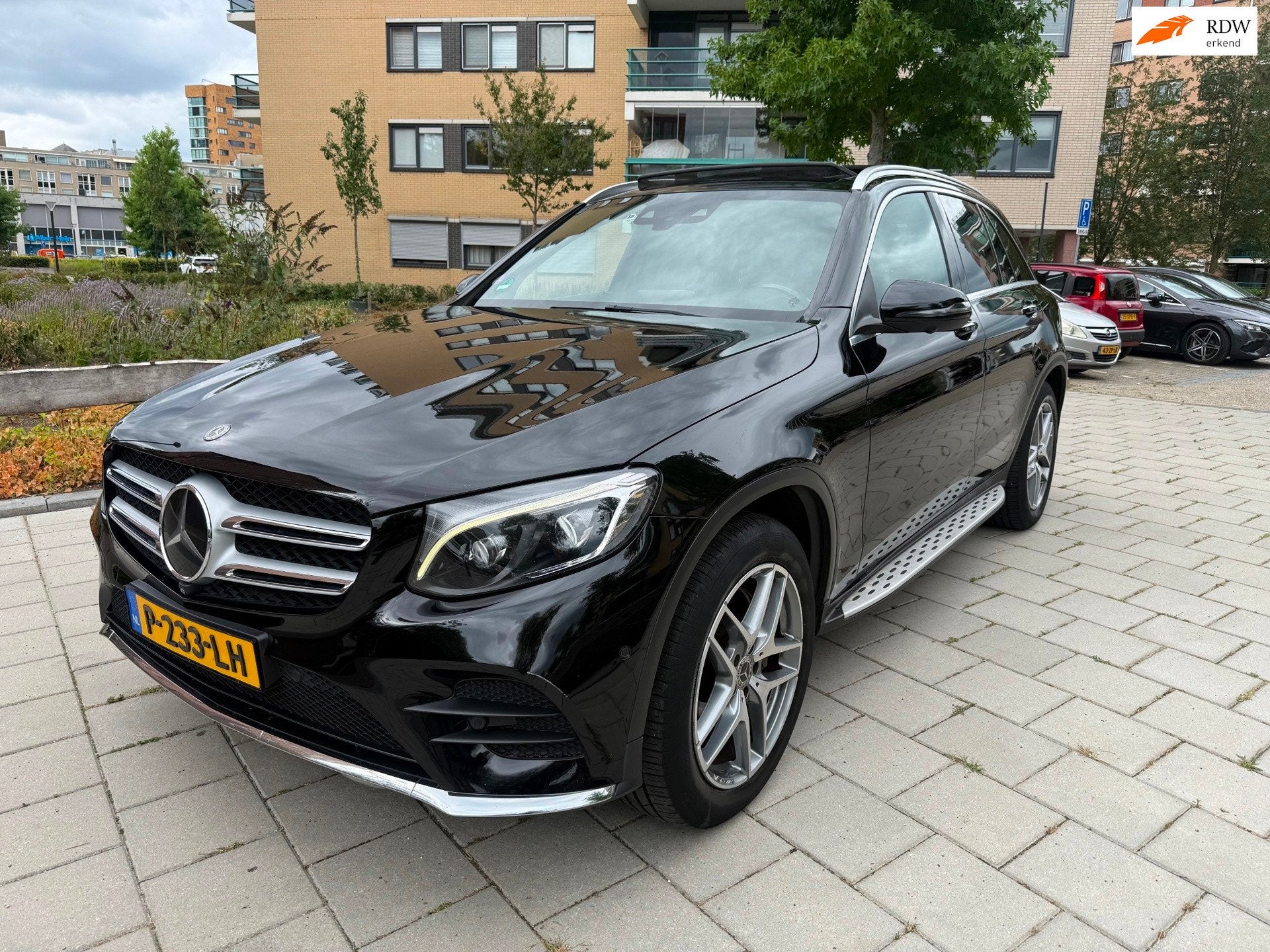 Mercedes-Benz GLC-klasse 250 4MATIC Premium Plus | AMG | PAN, Auto's, Automaat, 15 km/l, Gebruikt, 4 cilinders