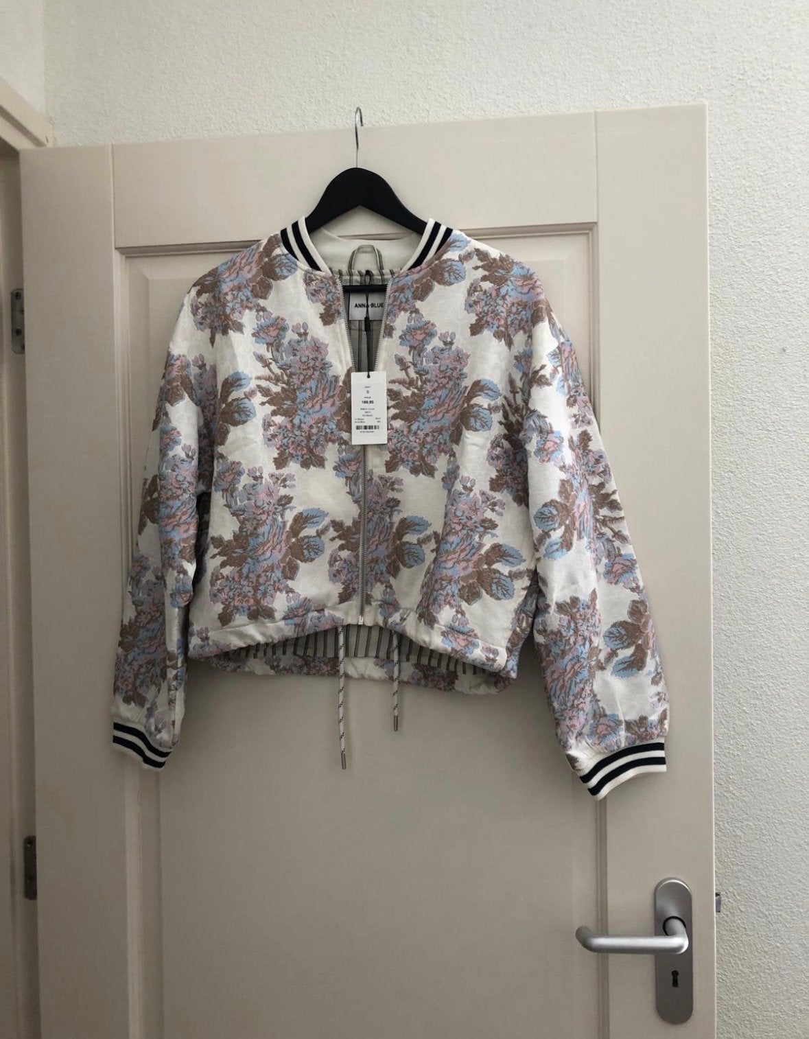 Anna Blue bomberjack maat XL nieuw in verpakking, Kleding | Dames, Ophalen of Verzenden, Nieuw, Maat 46/48 (XL) of groter, Blauw