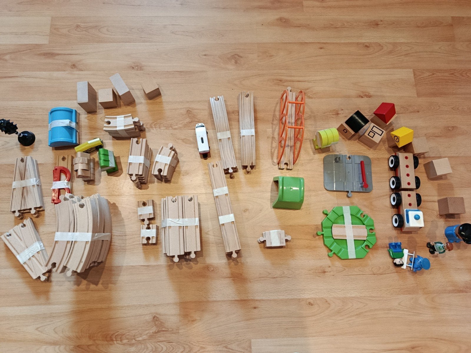 IKEA Lillabo houten treinbaan en accessoires, Kinderen en Baby's, Ophalen of Verzenden, Zo goed als nieuw, Overige typen