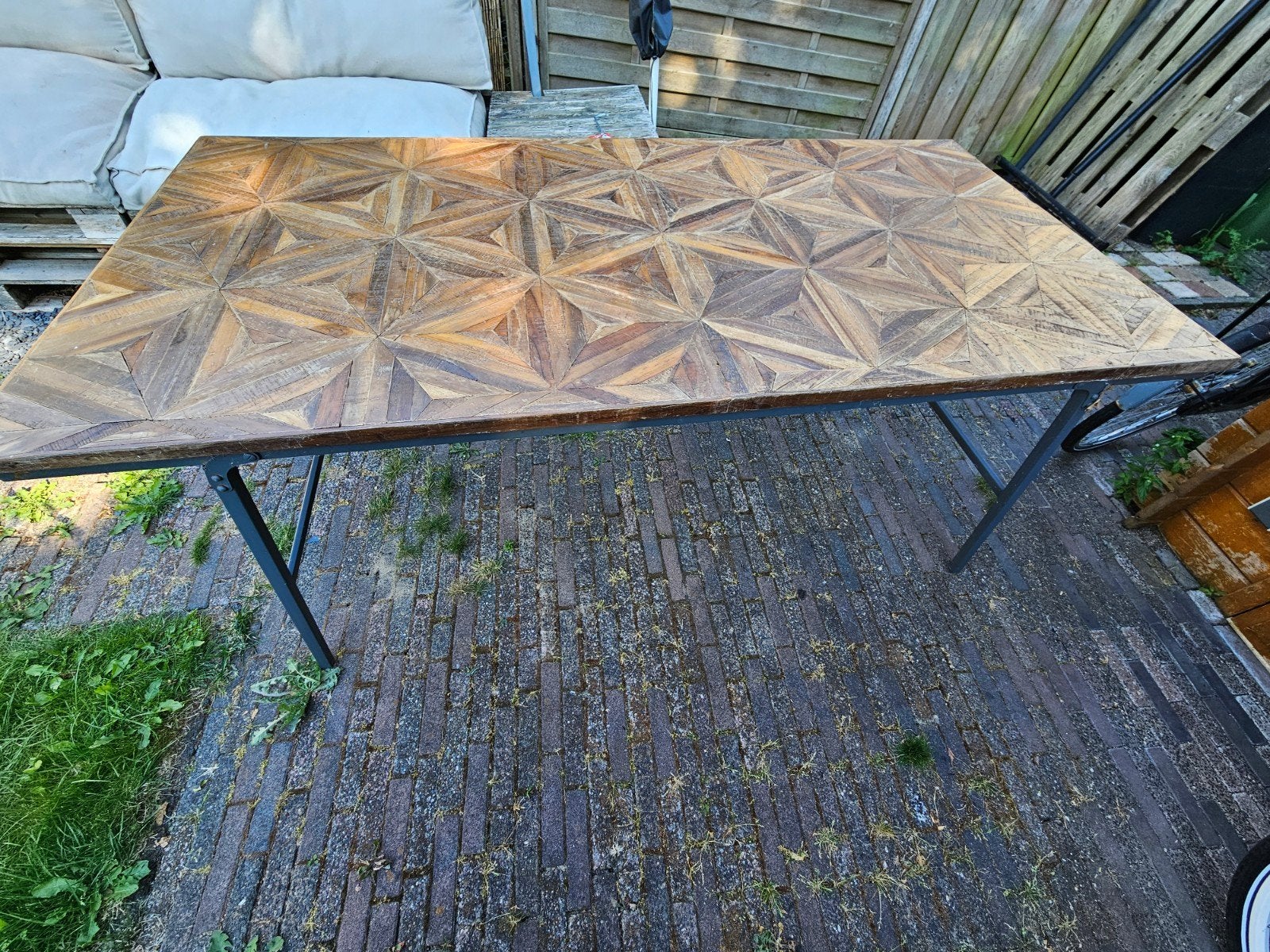 Mooie inklapbare houten eettafel met metalen poten, Huis en Inrichting, Tafels | Eettafels, Ophalen, Gebruikt, 50 tot 100 cm, 150 tot 200 cm