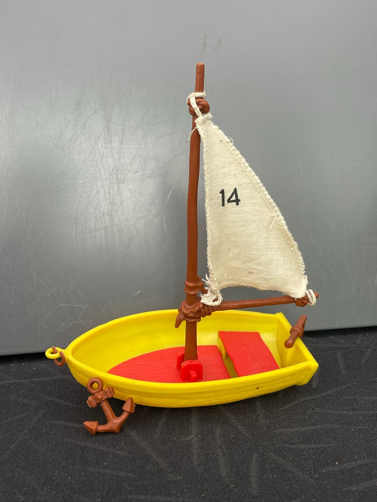 Vintage Smurf Zeilboot - Compleet met zeil en anker, Ophalen of Verzenden, Gebruikt, Overige Smurfen, Gebruiksvoorwerp
