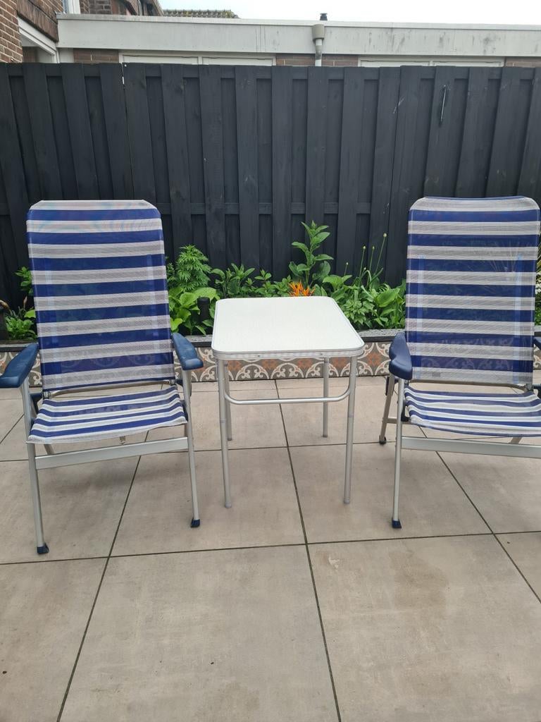 Crespo lichtgewicht campingstoelen en campingtafel, Ophalen