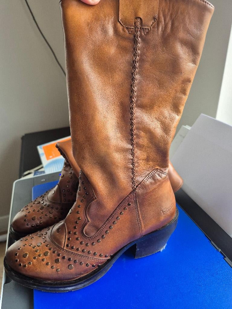 Felmini laarzen in cognackleur met studs maat 38, Hoge laarzen, Bruin, Ophalen of Verzenden, Zo goed als nieuw