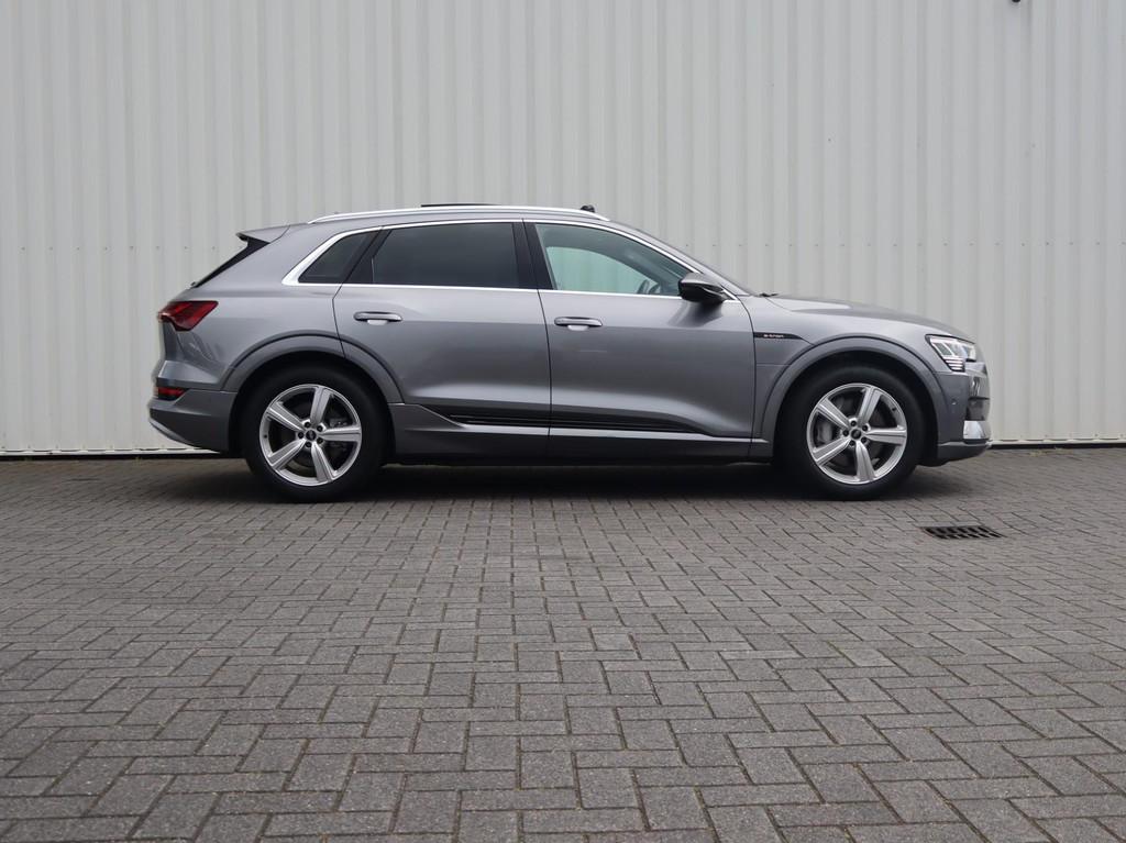 Audi e-tron 55 quattro 408pk Advanced edition Plus 95 kWh |, Auto's, Audi, Automaat, Zwart, 95 kWh, Vierwielaandrijving