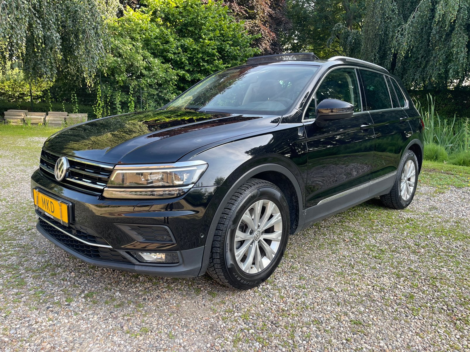 VW Tiguan 1.5Tsi 150PK Highline/Automaat/HUD/Keyless/Virtual, Automaat, Zwart, 150 pk, Lichtsensor