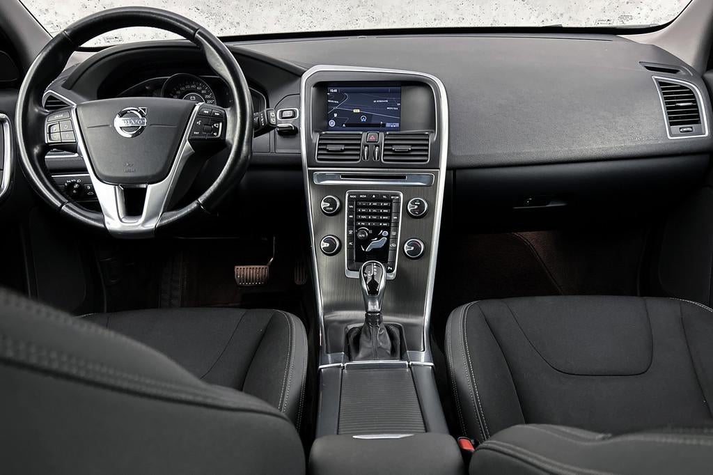 Volvo XC60 2.0 D4 164 PK Momentum | Trekhaak | Navigatie | H, Auto's, Euro 5, Stof, Gebruikt, 1984 cc