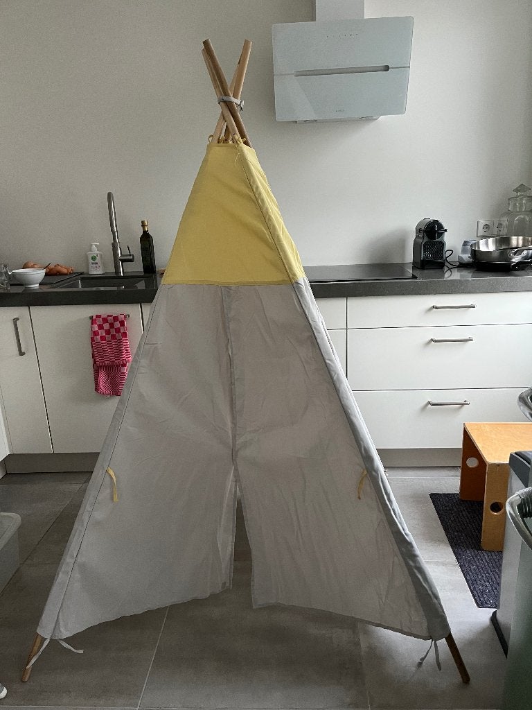 Leuke wigwam tent voor binnen of buiten, Kinderen en Baby's, Speelgoed | Speeltenten, Ophalen, Zo goed als nieuw