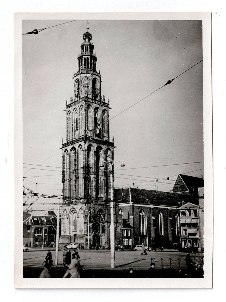 Arnhem – Toren Grote of Eusebiuskerk. Formaat 7x10 cm. 1940, Verzamelen, Foto, Ophalen of Verzenden, Zo goed als nieuw, Voor 1940