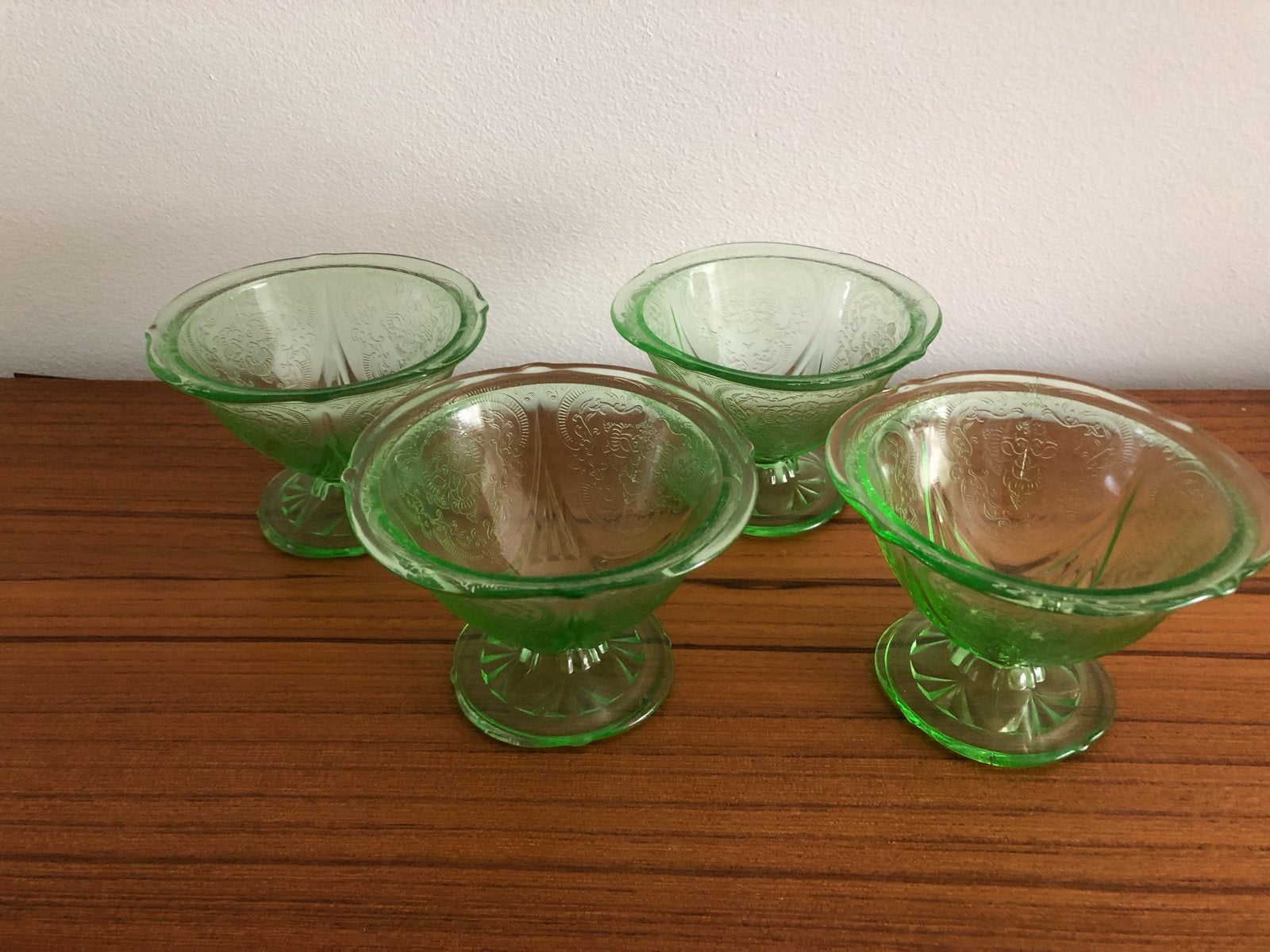 4 Uraniumglas Annagroen glazen coupés, Antiek en Kunst, Ophalen of Verzenden