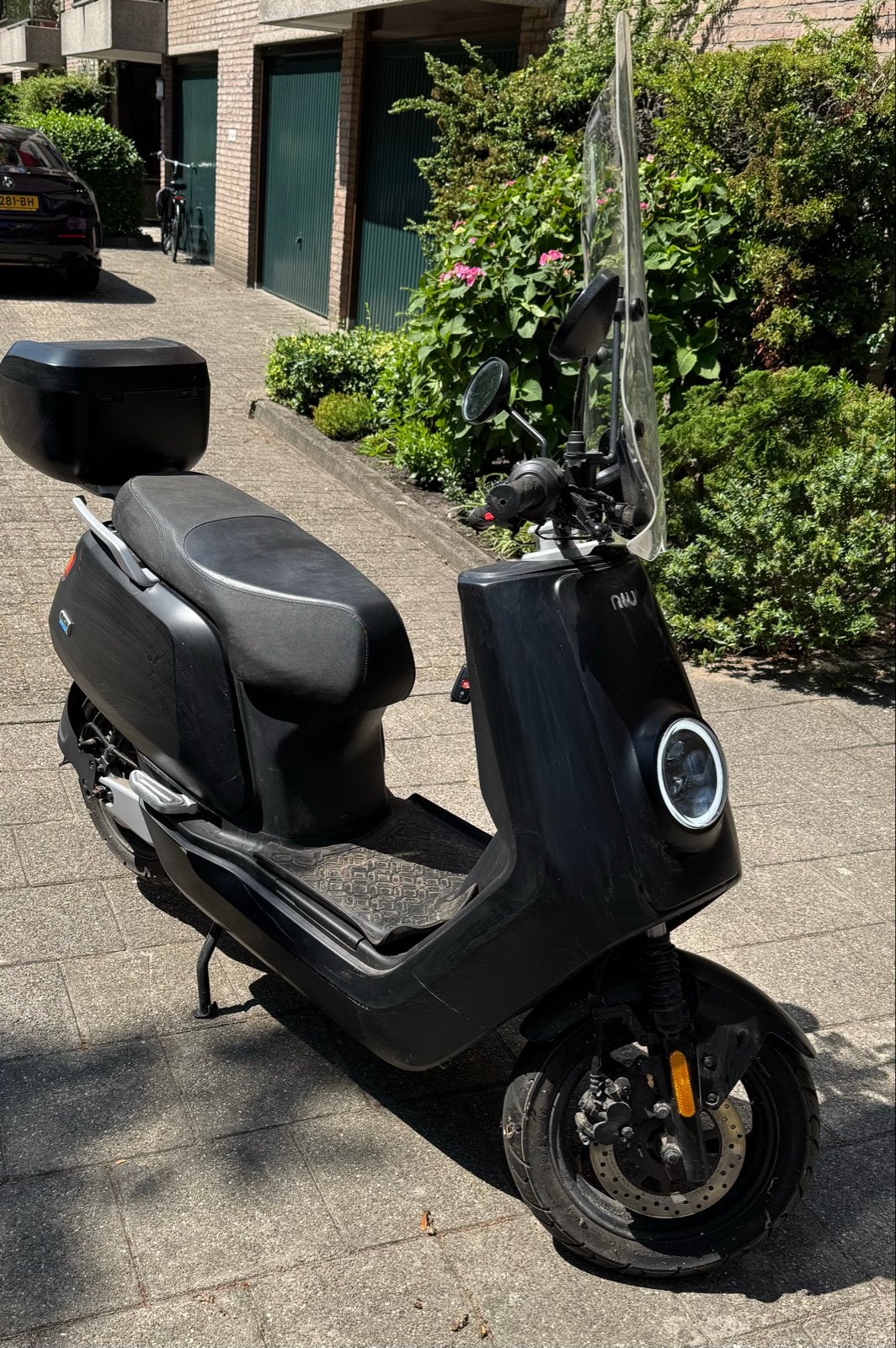 Niu NQi Sport Elektrische Scooter met Topkoffer, Elektrisch, Zo goed als nieuw, Ophalen, Overige merken