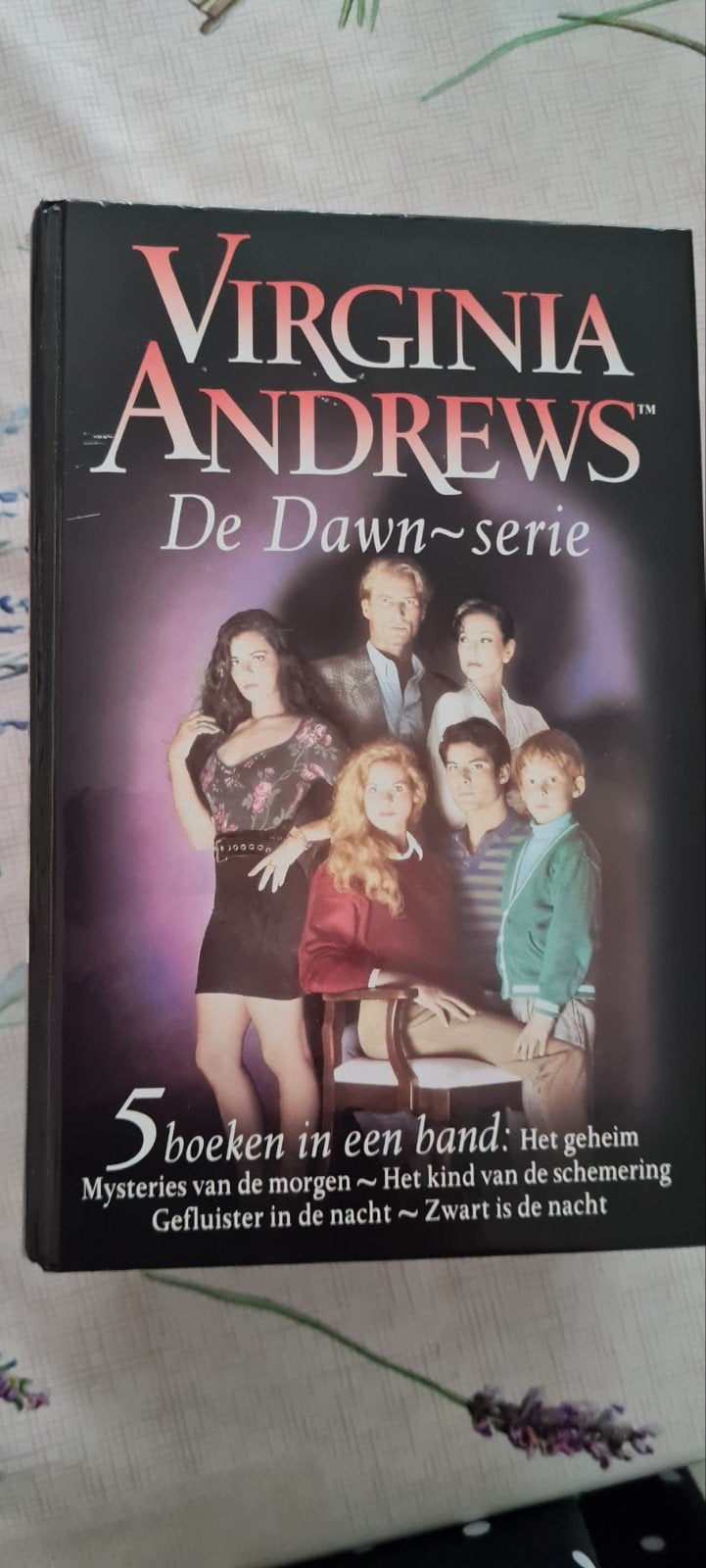Virginia Andrews - De Dawn-serie omnibus, Ophalen of Verzenden, Zo goed als nieuw, Virginia Andrews
