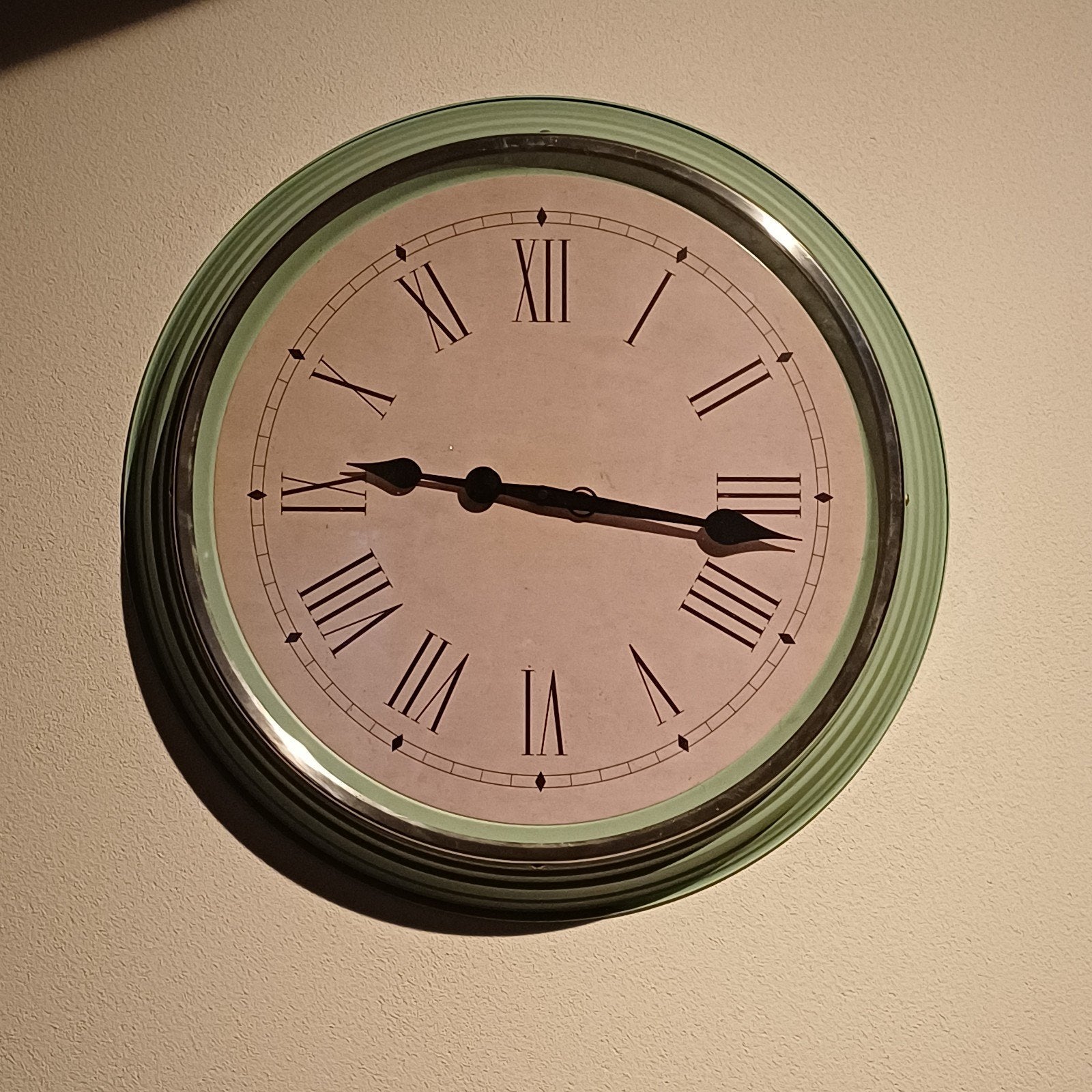 IKEA Klok - Groenige 59cm - Niet meer te koop, Ophalen, IKEA, Analoog, Groen