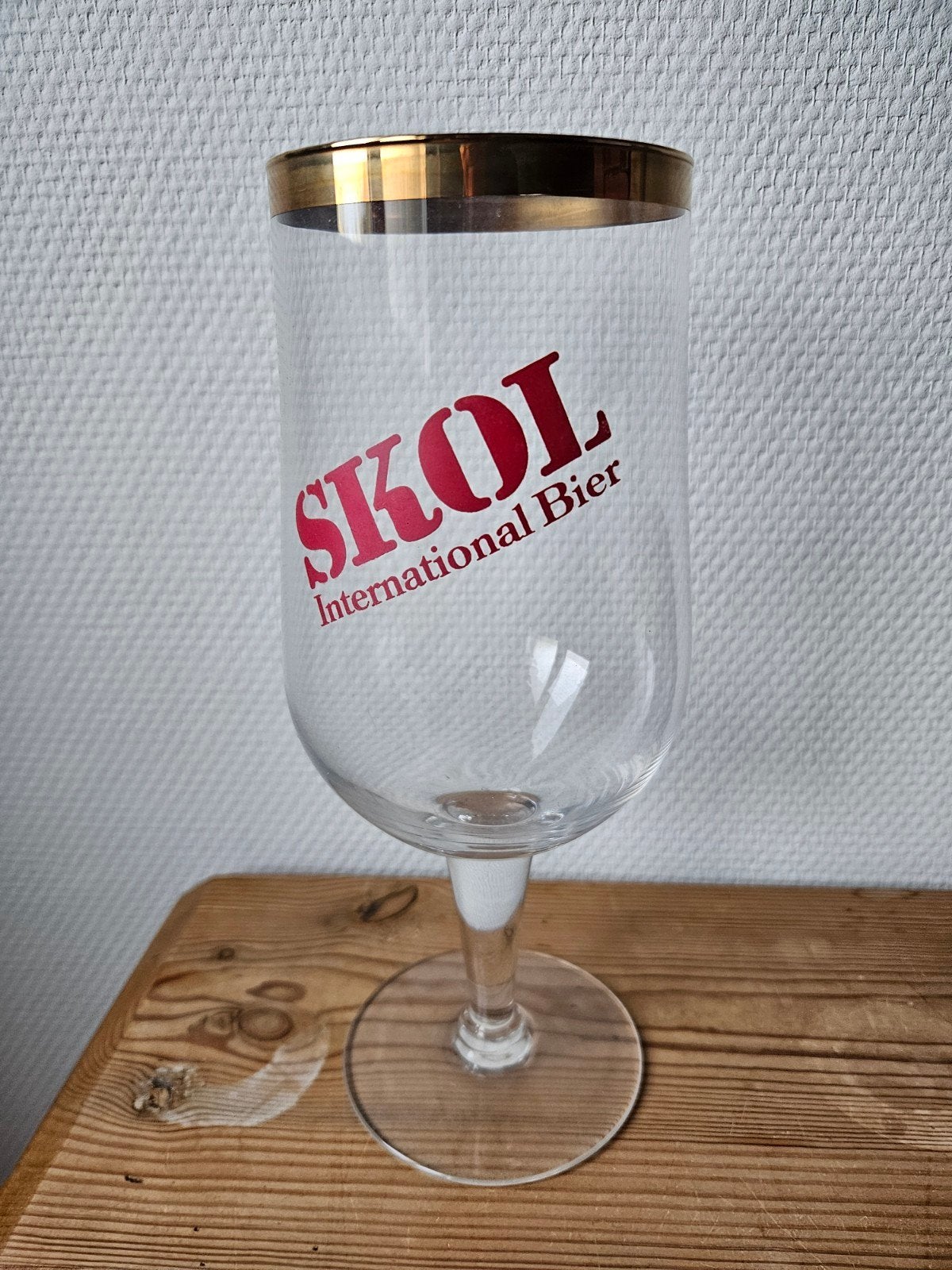 Vintage Skol International Bier glas met gouden rand, Huis en Inrichting, Ophalen, Meerkleurig, Overige merken, Glas