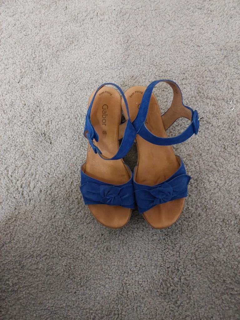 Gabor sandaal met hakje . Koningsblauw maat 40, Kleding | Dames, Schoenen, Verzenden, Zo goed als nieuw, Sandalen of Muiltjes