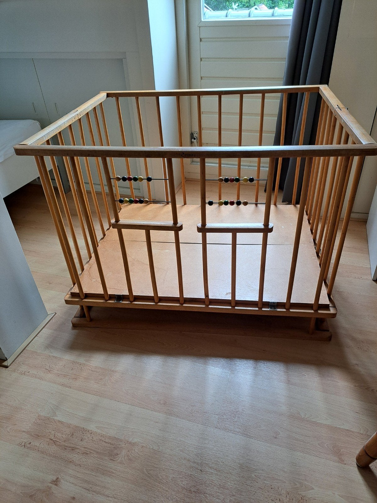 Inklapbare houten box met toebehoren., Ophalen of Verzenden, Gebruikt, Boxkleed