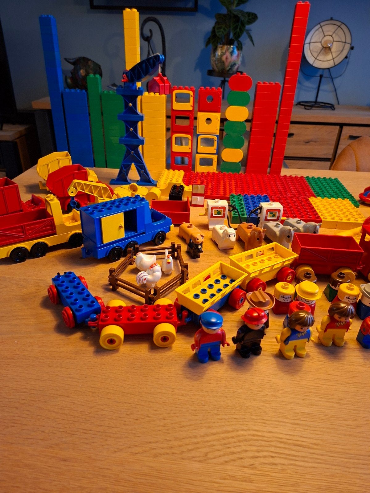 Duplo bouwstenen auto's en platen en poppetjes, Ophalen, Zo goed als nieuw, Duplo