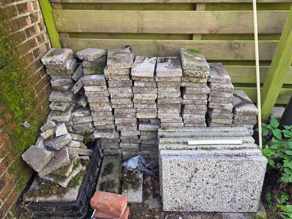 Stoeptegels / grindtegels — ongeveer 50-80 stuks, Tuin en Terras, Tegels en Klinkers, Ophalen, Gebruikt, Beton, Terrastegels