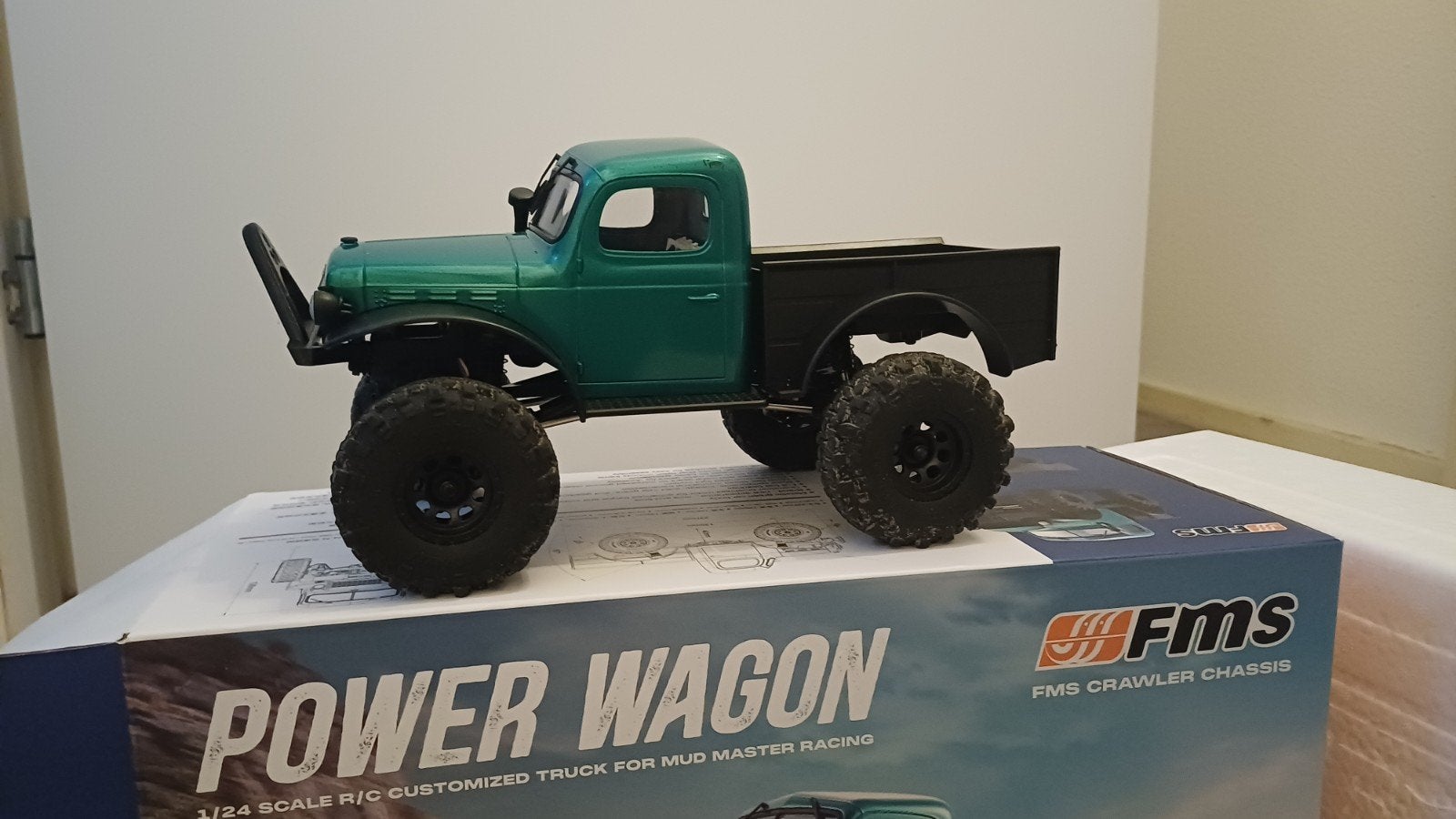 FMS Power Wagon Brushless Crawler - Zo goed als nieuw!, Hobby en Vrije tijd, Modelbouw | Radiografisch | Auto's, Elektro, Auto offroad