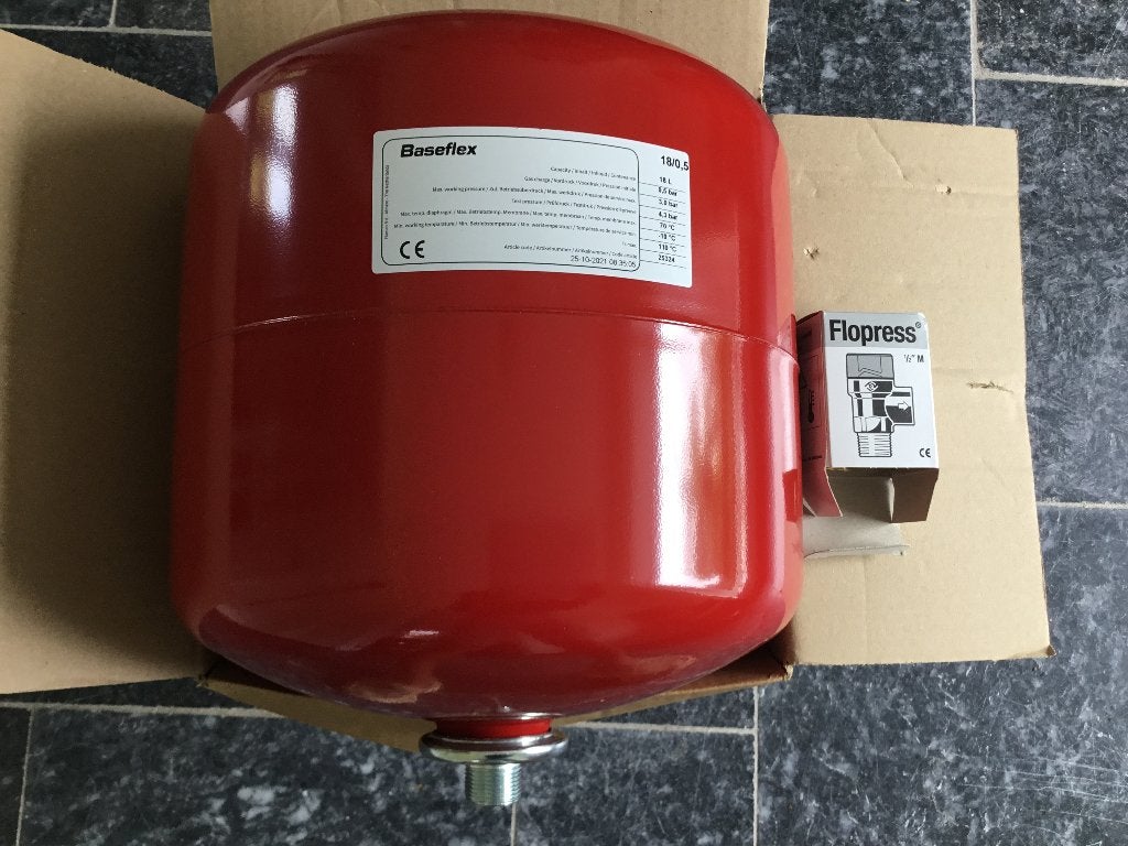 Expansievat voor cv installatie - 18 liter - Nieuw, 30 tot 80 cm, Cv-ketel of Combi-ketel, Nieuw, Minder dan 60 cm