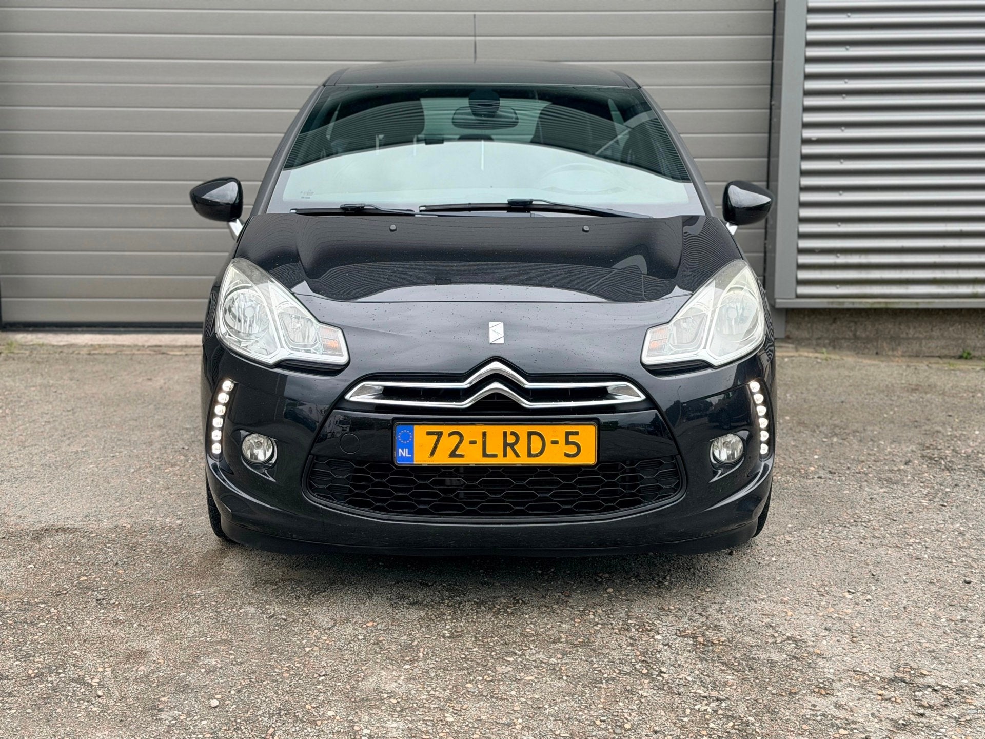Citroen DS3 1.4 Chic, Voorwielaandrijving, Euro 5, 4 cilinders, Zwart