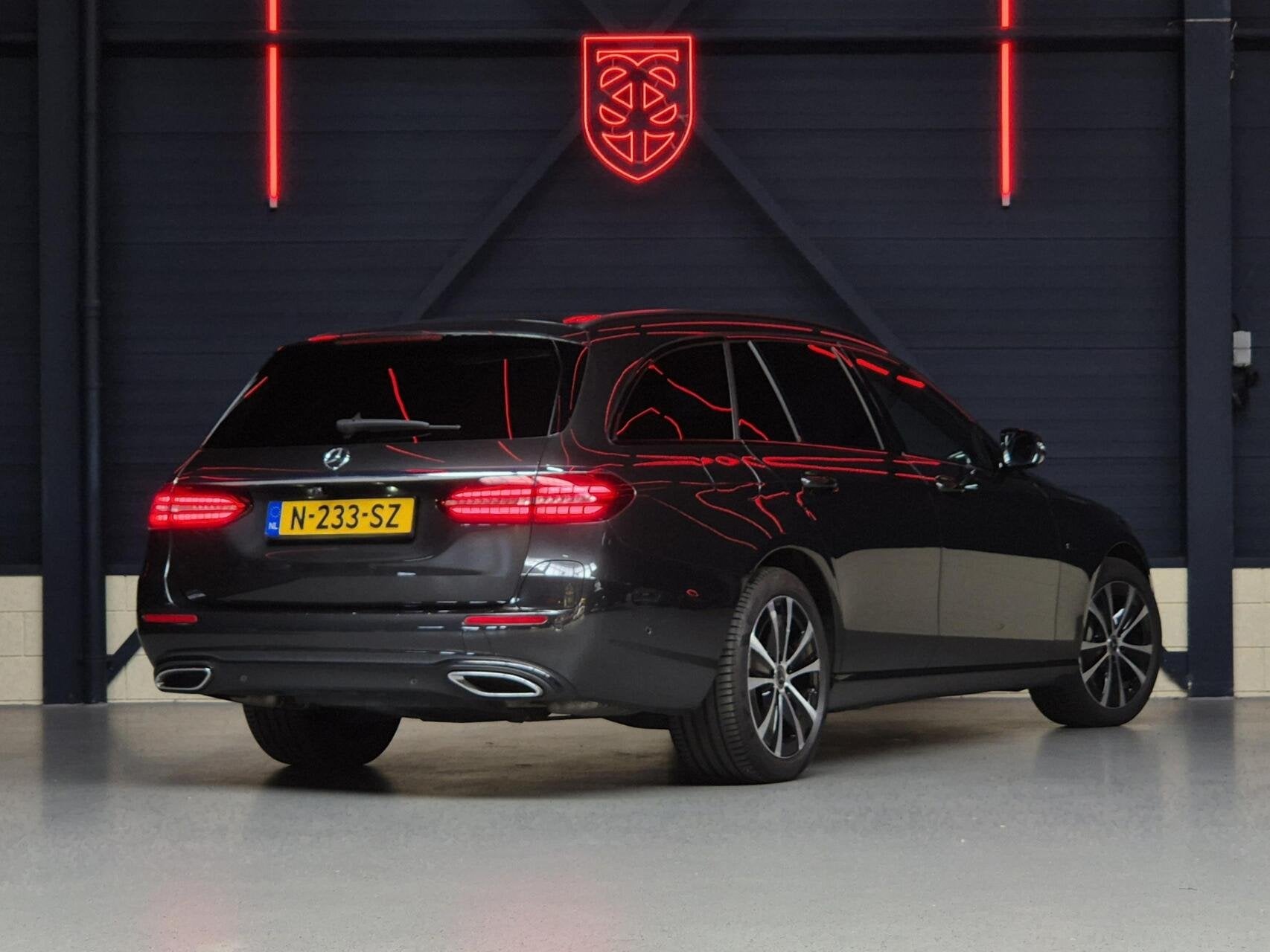 Mercedes E-klasse Estate 300e |BURM.|TREKH.|HOUT|CAM.|SFEER, Auto's, Automaat, Gebruikt, 4 cilinders, 320 pk