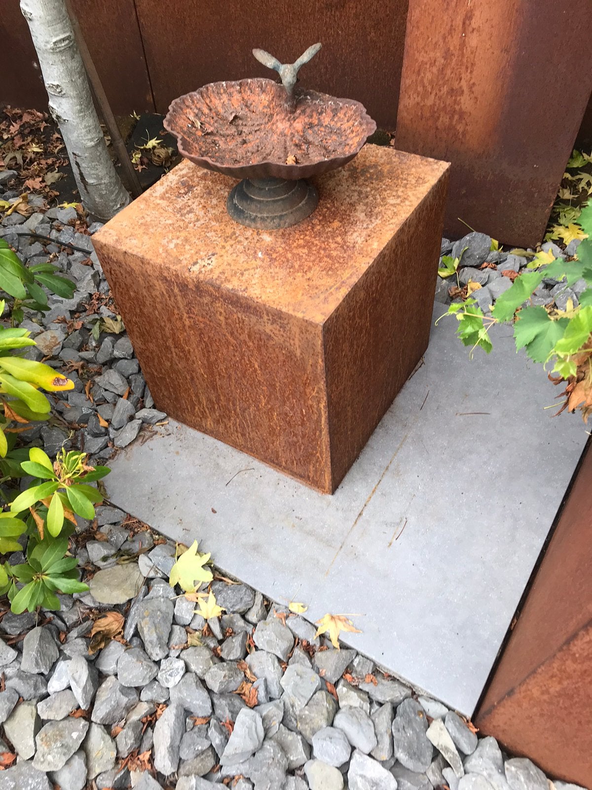 Kubus blok zuil van Cortenstaal 45x45x45 volledige blok, Ophalen, Zo goed als nieuw
