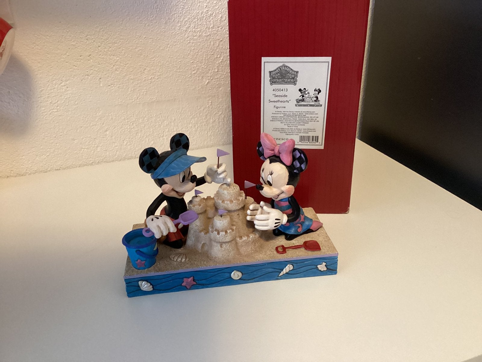 Disney traditions mickey en minnie bouwen zandkasteel, Ophalen of Verzenden, Mickey Mouse, Beeldje of Figuurtje