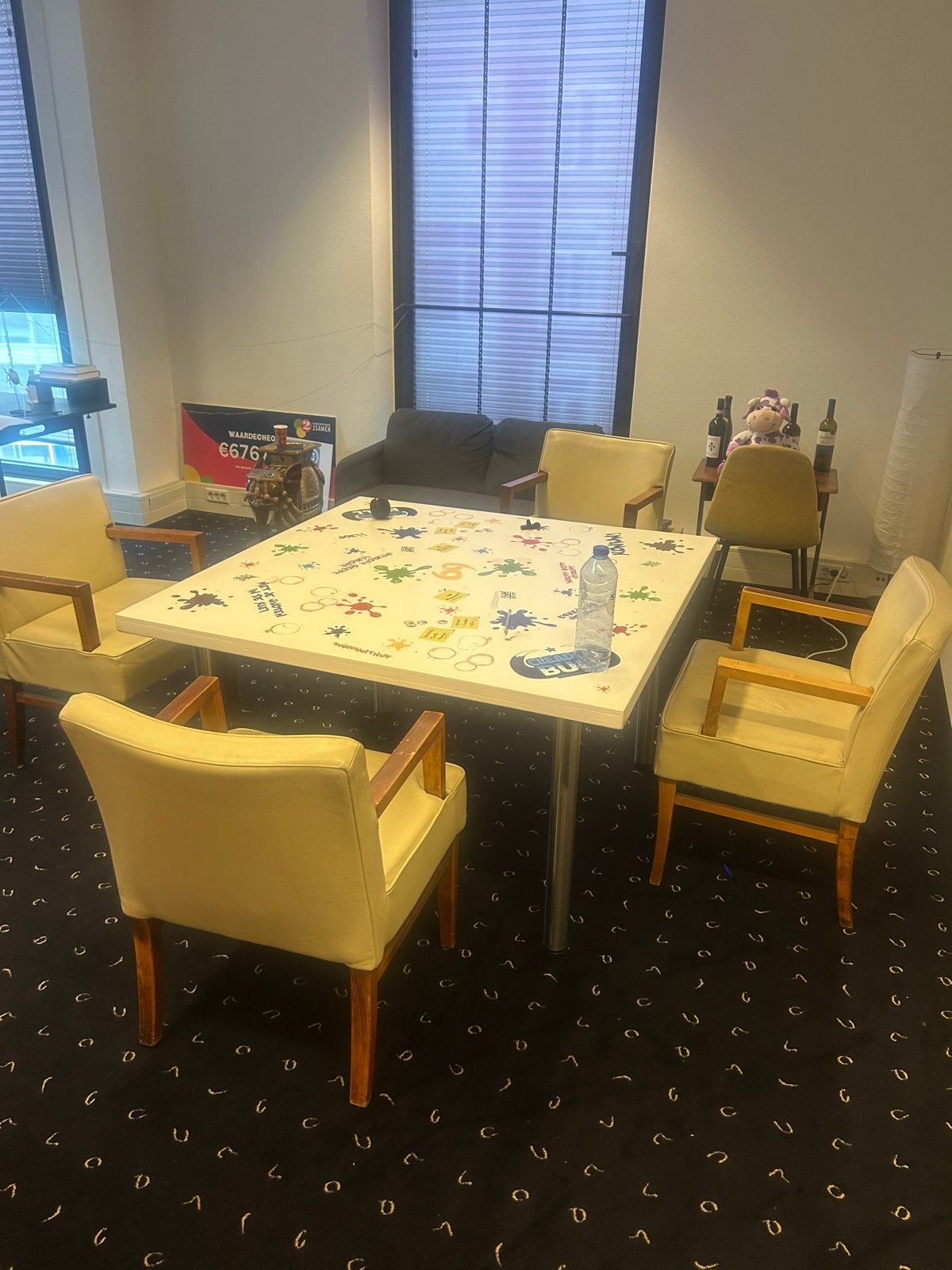 Tafel met 4 stoelen - Ideaal voor kantoor of kantine, Ophalen, Gebruikt