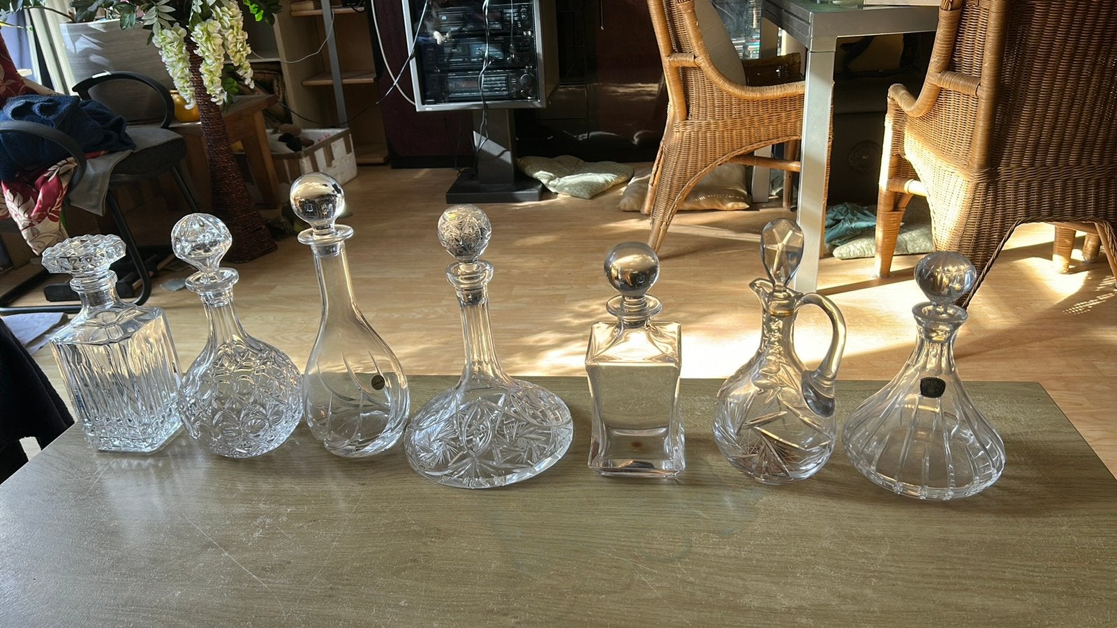 Te koop karaffen, Ophalen