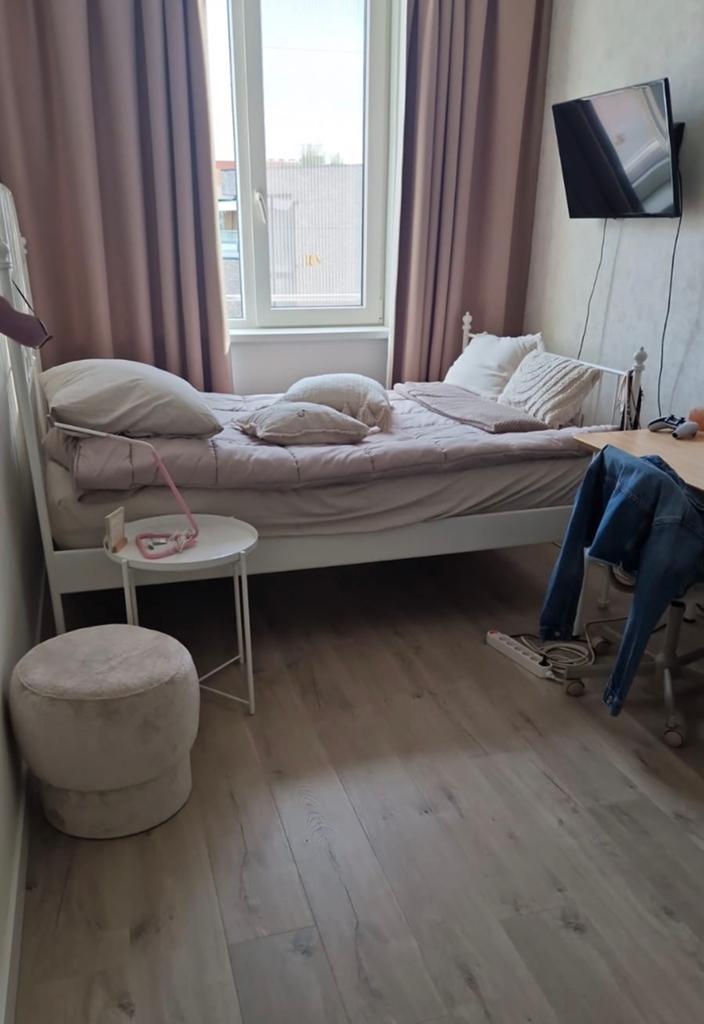 Wit stalen IKEA bed 140x200 met matras, Huis en Inrichting, Slaapkamer | Bedden, Zo goed als nieuw, Tweepersoons, 140 cm, Metaal
