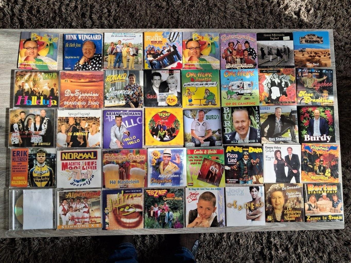 40  CD singles en 14 cd's, Cd's en Dvd's, Ophalen, Gebruikt, Feestmuziek, Inclusief doosje